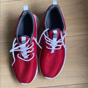 Lightly worn Nike Roshe